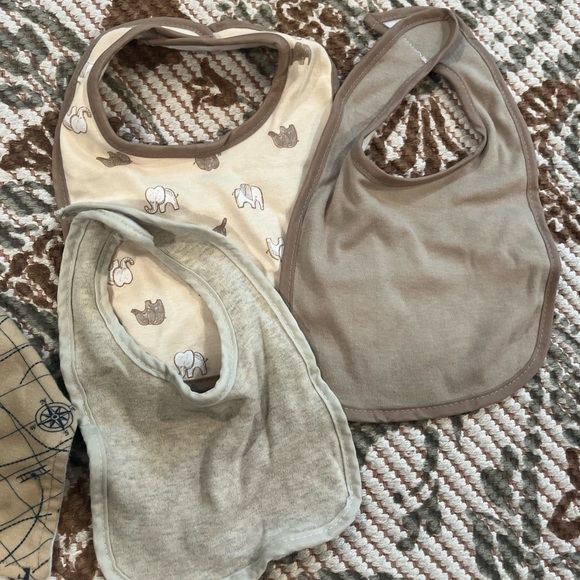 Baby bib bundle - Picture 2 of 5